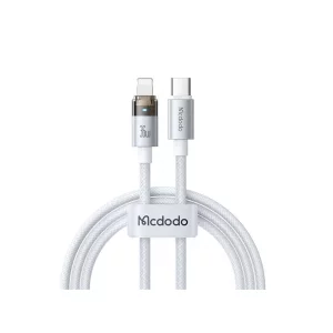 تصویر کابل شارژ مک‌دودو CA-694 تایپ‌سی به لایتنینگ، در حال اتصال به آیفون برای شارژ سریع و استفاده از کارپلی
