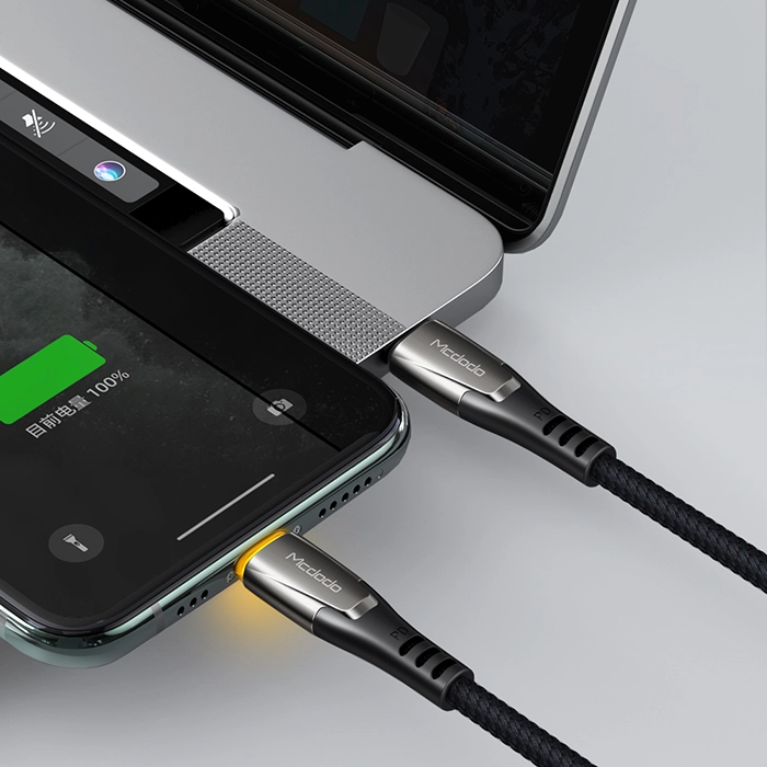 کابل شارژ مکدودو CA-7650 با قابلیت PD فست شارژ، انتقال داده پرسرعت و طول مناسب 1.2 متر برای آیفون