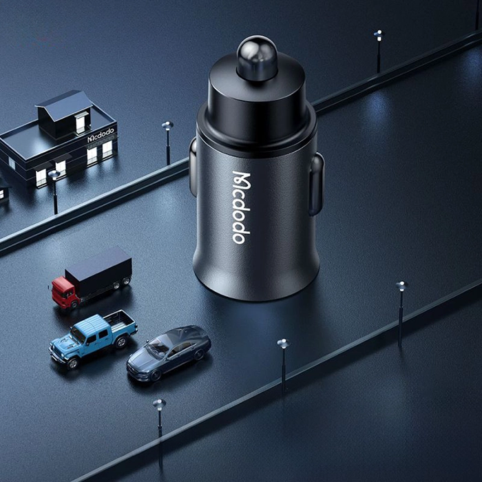 شارژر فندکی مک‌دودو CC-1900، راه‌حل مناسب برای شارژ همزمان 5 دستگاه در خودرو با توان 107 وات و نمایشگر دیجیتال