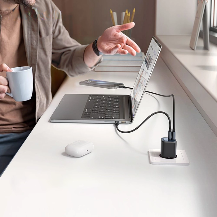 شارژر دیواری مکدودو CH-1000، راهحل مناسب برای شارژ سریع با فناوری PD و QC و فناوری GaN با دو پورت