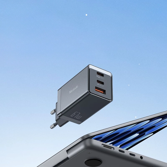 شارژر دیواری مک‌دودو CH-1541، تجربه شارژ کارآمد با فناوری GaN5 PRO، 3 پورت و طراحی مینی