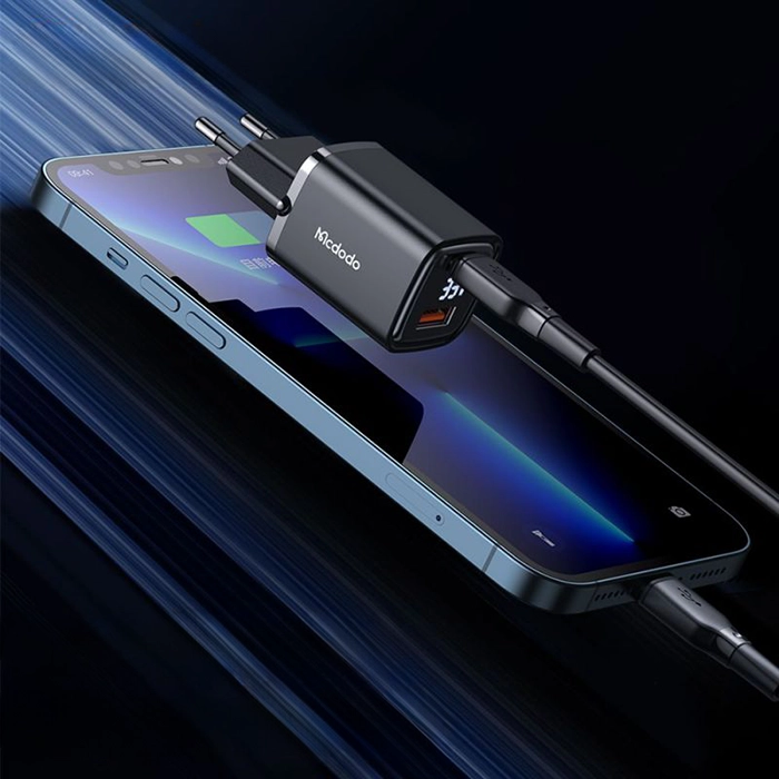 تصویر شارژر دیواری 33 وات مک دودو CH-1701 | دو پورت PD+QC، نمایشگر دیجیتال، محافظ هوشمند