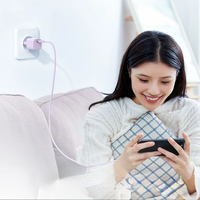 شارژر 20 وات مک دودو CH-402 با فناوری فست شارژ PD، آداپتور Type-C سازگار با آیفون 8 تا 15 و گوشیهای سامسونگ