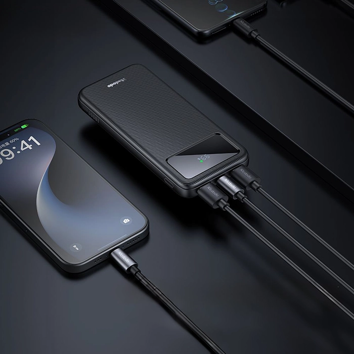 پاوربانک مک‌دودو MC-4220، راه‌حل مناسب برای شارژ دستگاه‌های شما در هر زمان و مکان با توان 22.5 وات و ظرفیت 10000 میلی‌آمپر به همراه کابل شارژ.