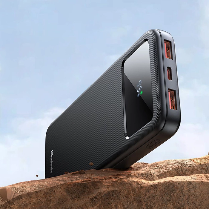 پاوربانک مک‌دودو MC-4220 با قابلیت شارژ سریع 22.5 وات و ظرفیت 10000 میلی‌آمپر به همراه کابل شارژ