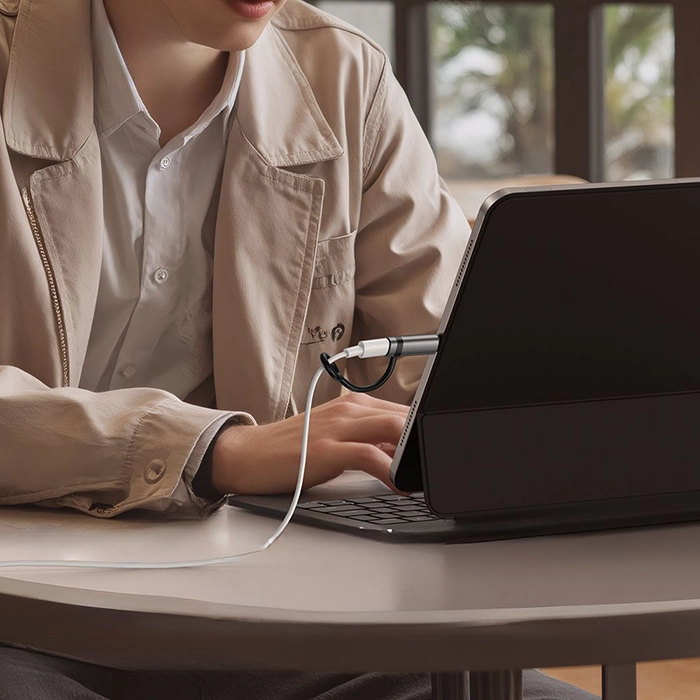 تبدیل لایتنینگ به تایپسی مکدودو OT-0180، امکان شارژ سریع و نمایش توان مصرفی دستگاه تا ۶۰ وات