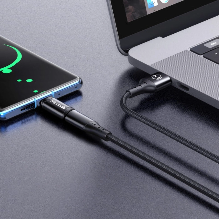 آداپتور لایتنینگ به USB-C مک دودو OT-7700، با جریان ۳ آمپر و سرعت انتقال داده ۴۸۰ مگابیت بر ثانیه