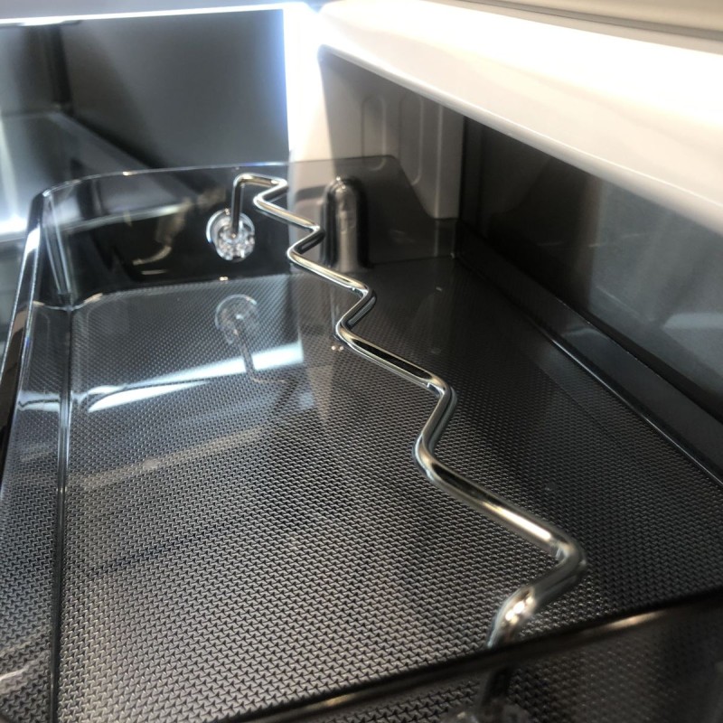 کارخانه تولید کننده وسایل و لوازم و قطعات فلزی و مفتولی یخچال در اصفهان