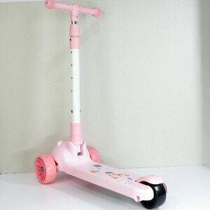 اسکوتر مدل خوک مهربان کد 1508