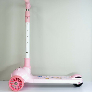 اسکوتر مدل خوک مهربان کد 1508