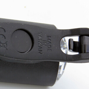 چراغ جلوی دوچرخه دی لایت مدل 300 آلمینیوم کد 1406