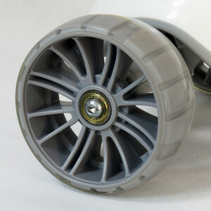 اسکوتر صندلی دار فراری کد 1888