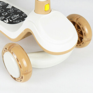 اسکوتر صندلی دار فراری کد ۱۸۸۹