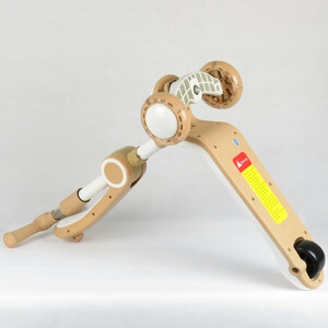 اسکوتر صندلی دار فراری کد ۱۸۸۹