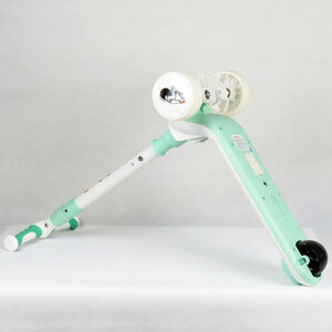 اسکوتر کودک اسکوتر مدل تعادلی فضانورد OrbitMoon کد 1950 ظرفیت وزنی 30 کیلوگرم