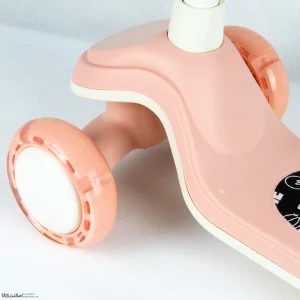 اسکوتر کودک اسکوتر مدل موزیکال و چراغدار کد ۱۸۹۰ ظرفیت وزنی 30 کیلوگرم