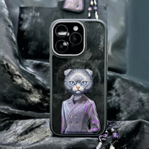 قاب محافظ گوشی آیفون 16 پرو طرح گربه با اکسسوری واقعی نیمی