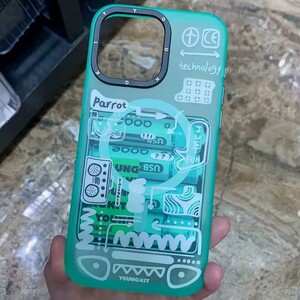 فروش قاب مگ‌سیف آیفون 15 پرومکس یانگ کیت