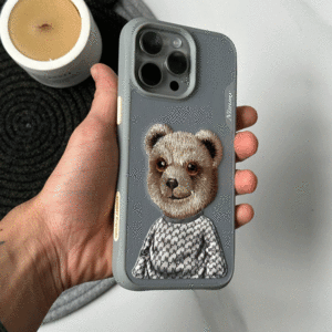 خرید قاب محافظ گوشی آیفون 15 پرومکس طرح خرس نیمی