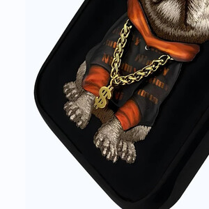 قاب گلدوزی گوشی آیفون 16