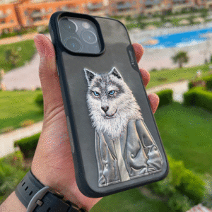 قاب محافظ گوشی آیفون 15 پرو طرح گرگ نیمی