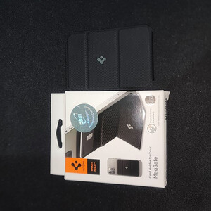 کیف کارت مگ‌سیف آیفون و هولدر موبایل اسپیگن