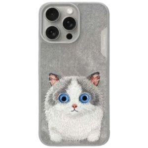 قاب محافظ گوشی آیفون 15 طرح گربه ملوس با چشم متحرک نیمی