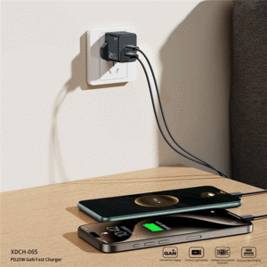 شارژر دیواری تایپ سی و یو اس بی 20 وات یاندو