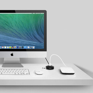 هاب  UGREEN CR106 متصل به لپ‌تاپ