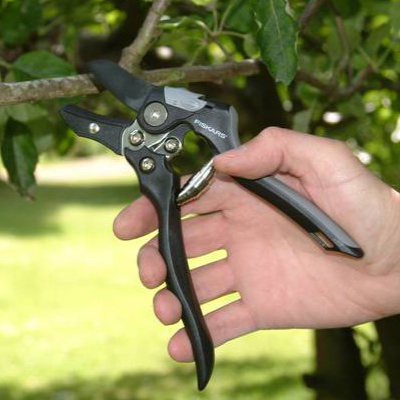 قیچی باغبانی فیسکارس مدل 111710