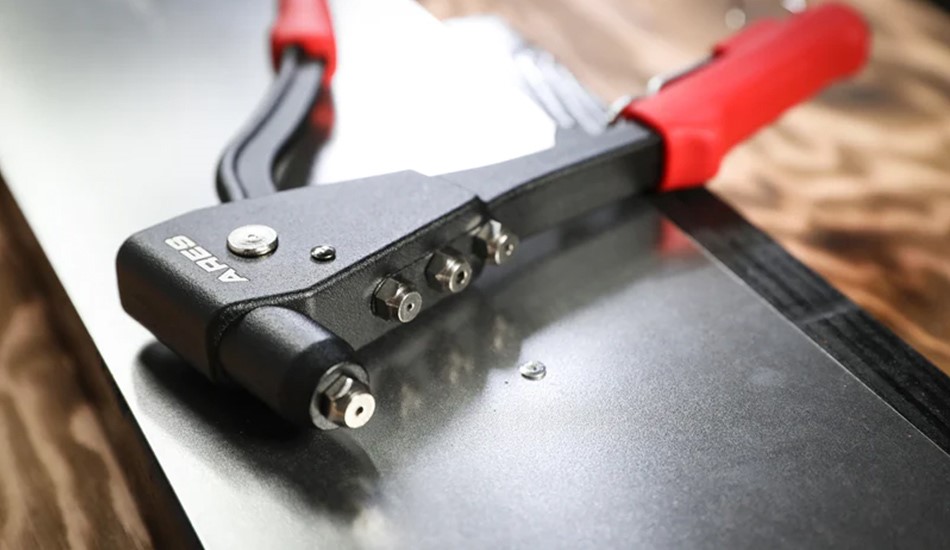 آشنایی با روش کار انبر پرچ