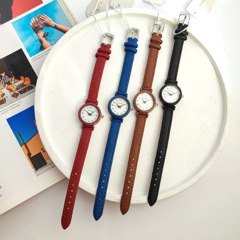 ساعت مچی گرد زنانه چرمی ظریف کوتیک Koutake | پاییزی و شیک