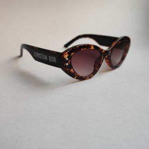 عینک آفتابی گربه ای زنانه برندDior