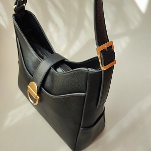 کیف مشکی .jpg