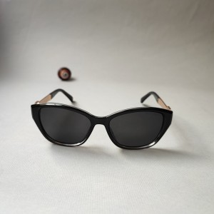 عینک مشکی .jpg