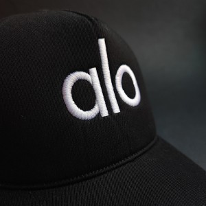 گلدوزی کلاه .jpg