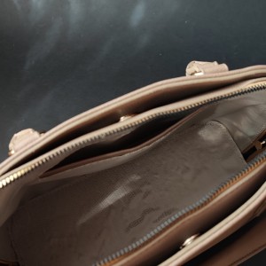 کیف دستی چرمی زنانه مدل مرال | رسمی و متفاوت