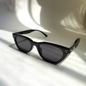 عینک آفتابی.jpg