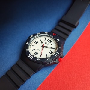 ساعتQ&Q اورجینال .jpg