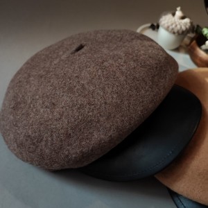 کلاه فرانسوی پشمی نقابدار چرمی.jpg