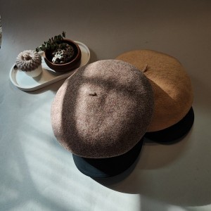 کلاه فرانسوی پشمی نقابدار چرمی.jpg