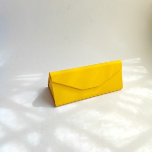 قاب عینک تاشو زرد.jpg