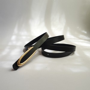 کمربند چرمی زنانه سگک طلایی.jpg