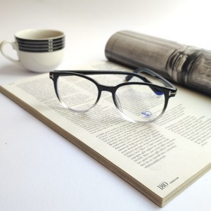 عینک بلوکات نیم‌گرد ظریف.jpg