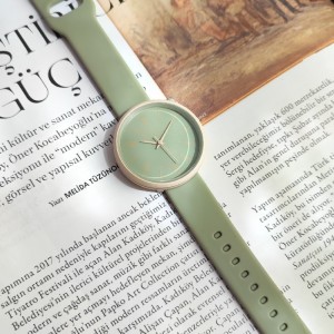 ساعت مچی اسپرت سیلیکونی گرد کوتیک.jpg