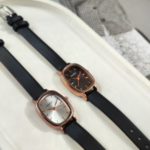 ساعت مچی  زنانه چرمی نوستالژی نایدو .jpg