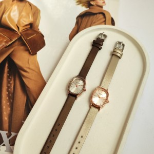 ساعت مچی  زنانه چرمی نوستالژی نایدو .jpg