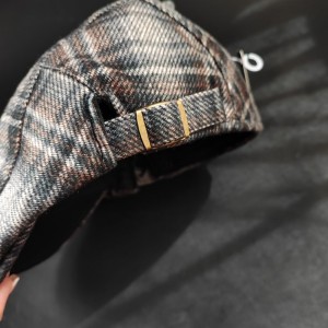 کلاه مردانه باراتا چارخونه.jpg