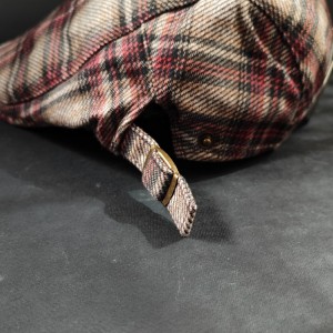 کلاه مردانه باراتا چارخونه.jpg