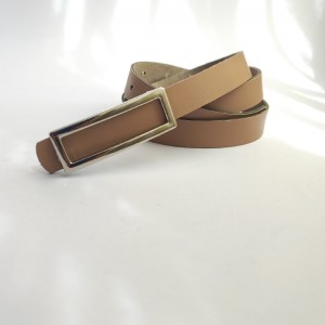 کمربند چرم صنعتی  زنانه با سگک نقره ای مستطیلی.jpg